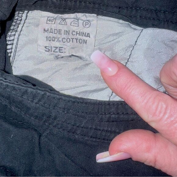 Men’s Black Cargo Shorts l Button/Zip  l Front/Back Pockets EUC - Picture 5 of 11